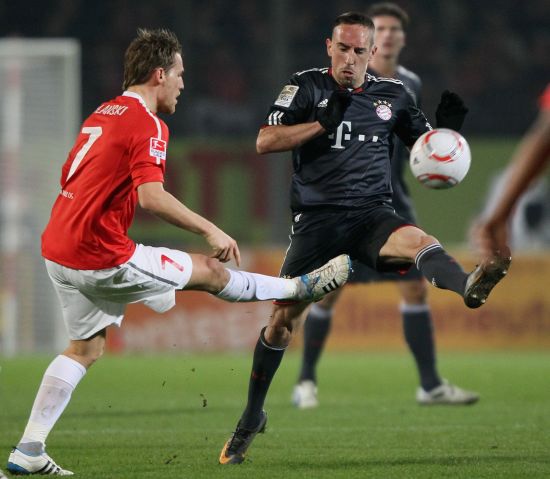 他的裁判安 他的裁判安