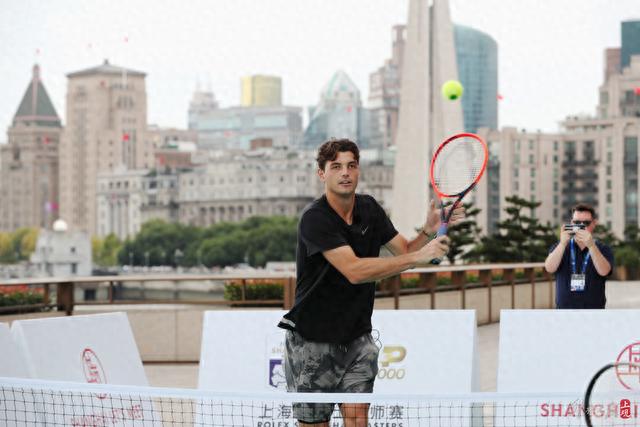 侧底线提至 侧底线提至